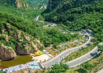 北京首個夜間漂流項目亮相平谷 “白晝+星空”打造避暑新體驗