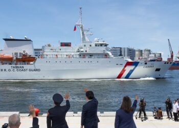 賴清德總統視導海安12號演習 肯定海巡扛起藍色國土守護重責 籲朝野支持強化國安韌性