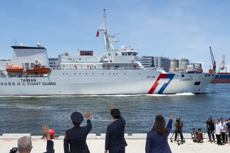 賴清德總統視導海安12號演習 肯定海巡扛起藍色國土守護重責 籲朝野支持強化國安韌性 賴清德總統視導海安12號演習 肯定海巡扛起藍色國土守護重責 籲朝野支持強化國安韌性