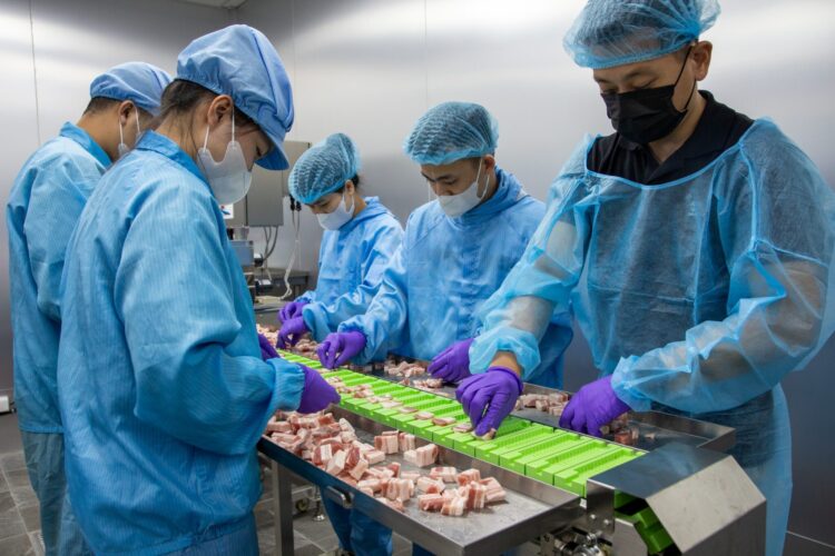 備料全自動、創業不卡關!石頭人打造2億營收的烤肉創業靠山 備料全自動、創業不卡關!石頭人打造2億營收的烤肉創業靠山