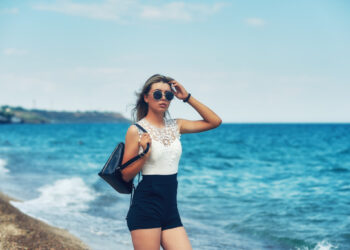 告別沉重！夏日搭配黑白單品5個技巧 黑白配也能穿出清爽感