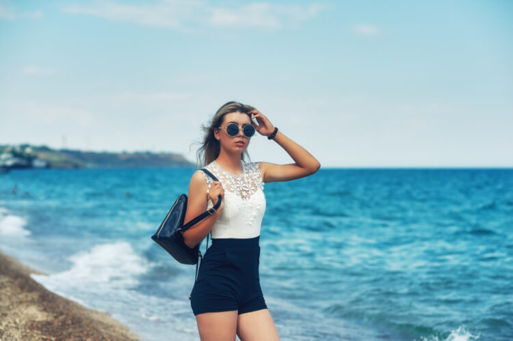 告別沉重！夏日搭配黑白單品5個技巧 黑白配也能穿出清爽感