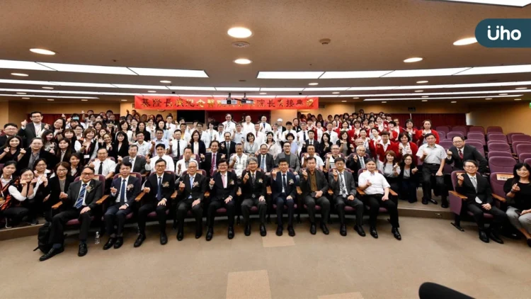 新氣象! 長庚醫院院長交接 吳俊德教授升任基隆長庚院長 賴旗俊教授接任土城醫院院長 新氣象! 長庚醫院院長交接 吳俊德教授升任基隆長庚院長 賴旗俊教授接任土城醫院院長