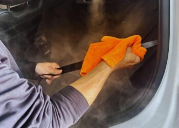 台南一站式汽車鍍膜清潔服務 打造無毒安心車內空間