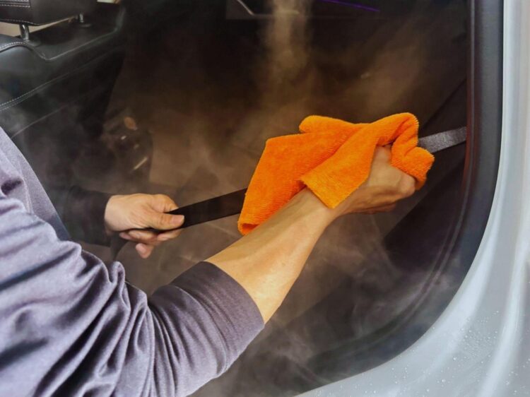 台南一站式汽車鍍膜清潔服務 打造無毒安心車內空間