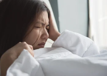 常常手麻、頭暈、睡不好 以為是自律神經失調？根源在頸椎「交感神經型頸椎病」