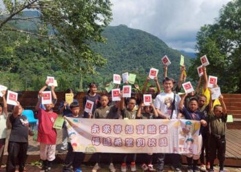 探索未來無限可能！魔力達設計學苑小鶴老師與南投偏鄉孩童共學築夢