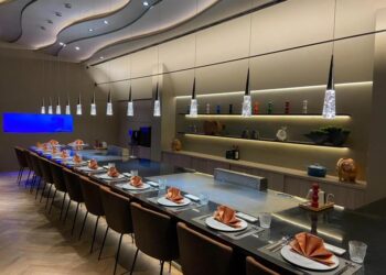 台中鐵板燒品牌打造現代感餐桌劇場 低調奢華鐵板料理新體驗