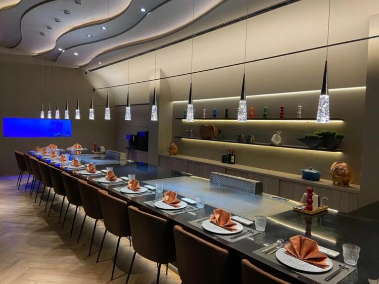 台中鐵板燒品牌打造現代感餐桌劇場 低調奢華鐵板料理新體驗 台中鐵板燒品牌打造現代感餐桌劇場 低調奢華鐵板料理新體驗
