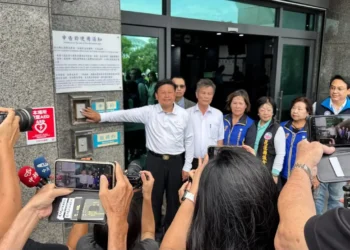 童子賢散布謠言中傷涉違選罷法 傅崐萁正式到花蓮地檢署提告