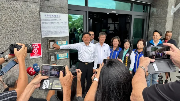 童子賢散布謠言中傷涉違選罷法 傅崐萁正式到花蓮地檢署提告