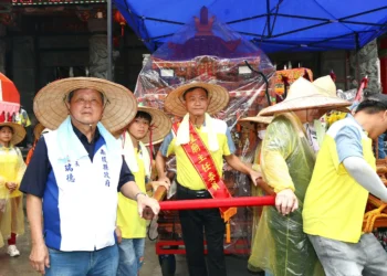 埔里瀛海城隍廟祈安遶境 王副縣長點起馬炮祈求合境平安