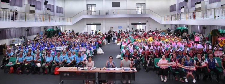 花蓮縣長者活躍老化競賽》阿公阿嬤活力秀 縣長徐榛蔚鼓勵長輩們持續運動、健康樂活 花蓮縣長者活躍老化競賽》阿公阿嬤活力秀 縣長徐榛蔚鼓勵長輩們持續運動、健康樂活