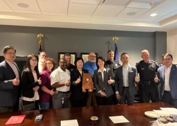 世警消運動會臺灣代表團拜會美國執法機構 臺美警政首長座談熱絡共談打詐與毒品防制