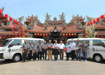 朴子配天宮捐贈復康巴士 長照交通接送更便利