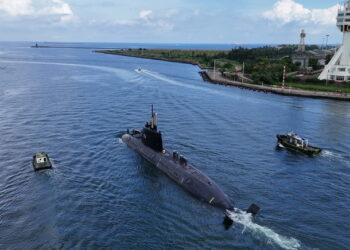 台船製造「海鯤軍艦」完成第三次浮航海試