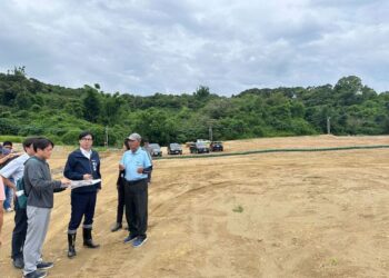 丹娜絲颱風逼近 陳其邁邀集和山里長勘查大樹和山光電場防汛措施 並督導仁武排水清淤作業