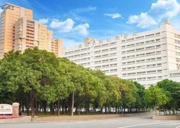 颱風丹娜絲來襲 高雄多家醫院啟動彈性門診與應變措施