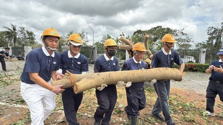  丹娜絲登陸嘉義  慈濟志工動員   關懷與協助公部門恢復市容