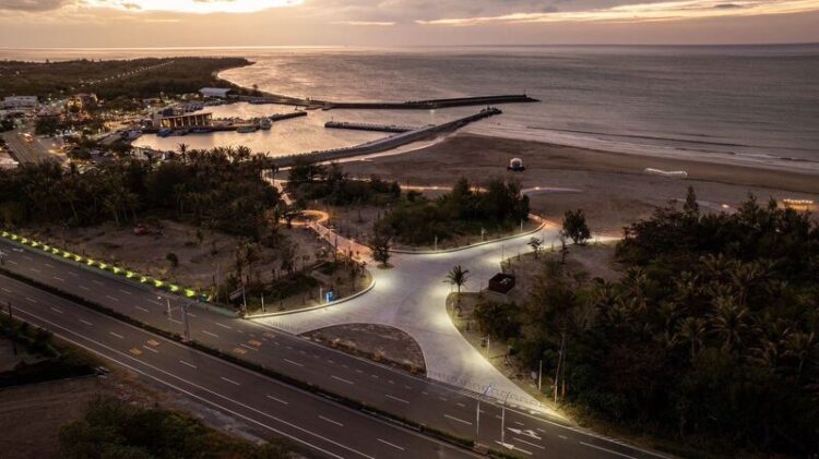 2025屏東海口祭本週強勢回歸！哥吉拉熱潮萬人朝聖 煙火秀＆金曲歌王雙重登場