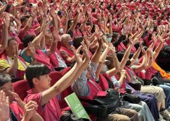 心潮協會為世界祈福 舉行千五百人音樂會