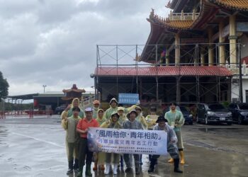 風雨柚你青年相助 青年署號召志工助老農清除文旦落果