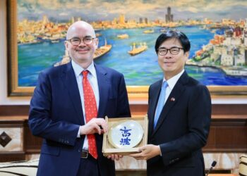 高雄市長陳其邁出席美國國慶酒會 與美國在台協會谷立言處長會晤 盼深化台美合作