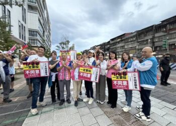 柯志恩率KMT高雄隊北上助陣徐巧芯 