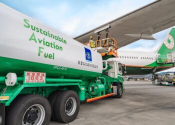 長榮航空與台塑石化簽署合作備忘錄 五年兩萬噸永續航空燃油(SAF) 深化策略結盟打造低碳運輸服務