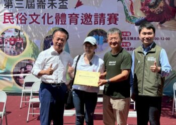 一支蘆筍改變家鄉 高雄校友見證校友陳梧桐創業成果