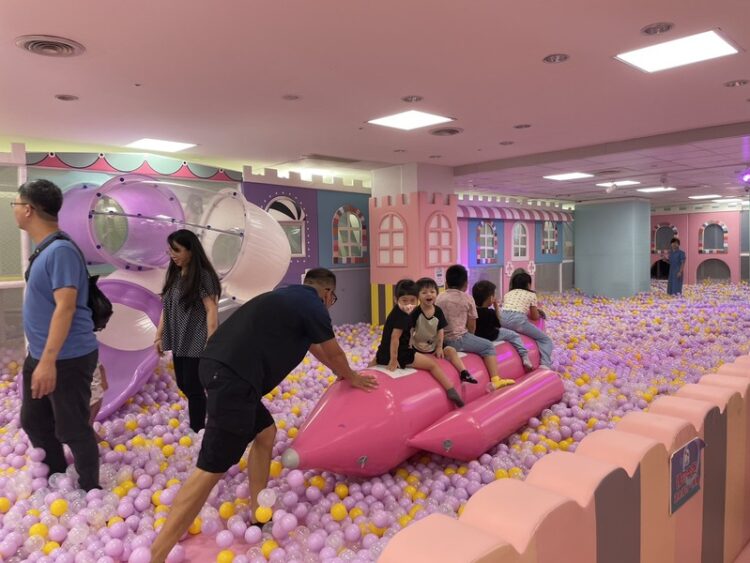 室內親子遊樂第一品牌「追風奇幻島」大立百貨正式開幕 引領南台灣家庭休閒新風潮