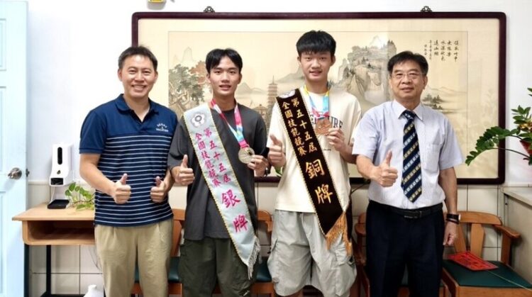大榮中學電機科學生全國技能競賽大放異彩 冷作職類、配管與暖氣職類奪銀、銅牌