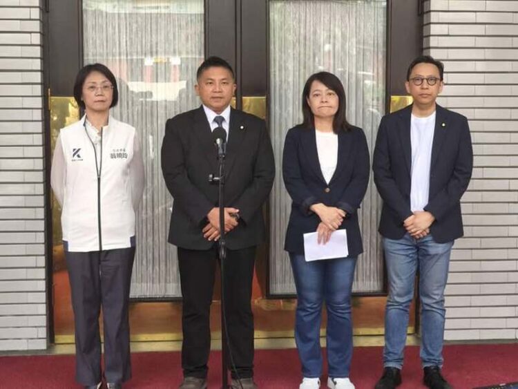 在野兩黨一致否決大法官人事案 批缺乏獨立風骨與專業能力 在野兩黨一致否決大法官人事案 批缺乏獨立風骨與專業能力