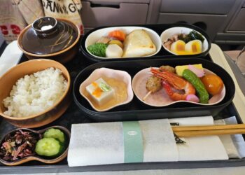 終結「機餐盲盒」華航預選系統 米其林聯名菜色圖鑑曝光搶先看！