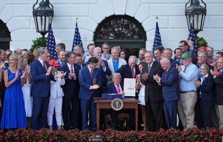 川普於白宮國慶典禮簽署里程碑「美麗大法案」 將改寫美國未來經濟格局