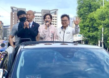 韓國瑜再訪新竹反罷 掃街力挺鄭正鈐、高虹安