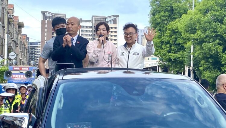 韓國瑜再訪新竹反罷 掃街力挺鄭正鈐、高虹安 韓國瑜再訪新竹反罷 掃街力挺鄭正鈐、高虹安