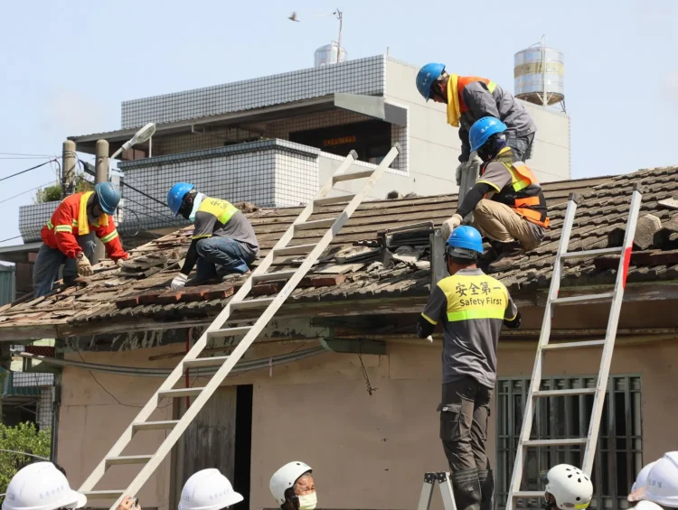 風災重創嘉縣 消防、慈濟、百工修繕協會協助重建