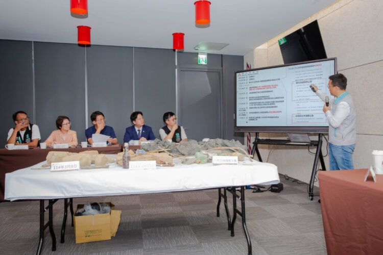 卸責甩鍋袒惡質廠商 竹市新聯線政團籲:不同意罷免 卸責甩鍋袒惡質廠商 竹市新聯線政團籲:不同意罷免