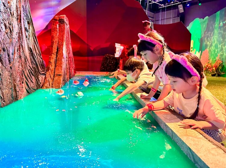 開幕十天預約已破萬人！「安全無毒的史萊姆沉浸劇場」，熱度續燒至 8/3