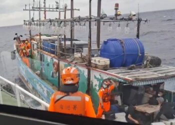 海巡嚴守海疆 成功攔截越南偷渡犯來臺 24人全數查獲 全案送檢偵辦