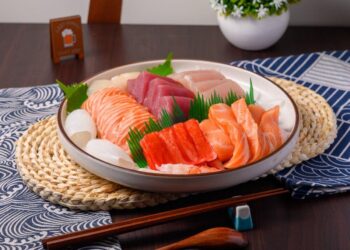 桃園生魚片丼飯 高蛋白健康飲控新選擇