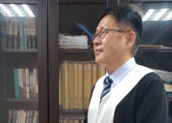 法律教室｜砸店男不是現行犯？  警方只「口頭告誡」當場放人