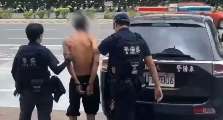 男子超市竊酒又攻擊路人 花警即刻到場逮捕送辦