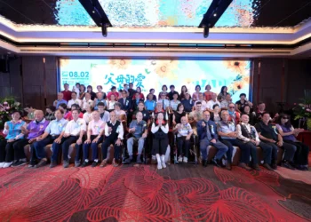 繁花盛開 慈愛父懷 花蓮縣「114年暖心父親表揚大會」 徐榛蔚感謝父親堅毅守護家庭