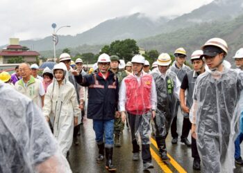 卓榮泰南下高雄六龜 台20線、台29線全力搶通 0728豪雨將納入丹娜絲特別條例