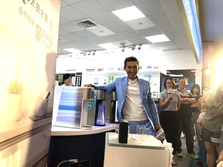 「太田水素 OTA 奈米氫水機」 潘若迪推薦大家喝好水 「太田水素 OTA 奈米氫水機」 潘若迪推薦大家喝好水