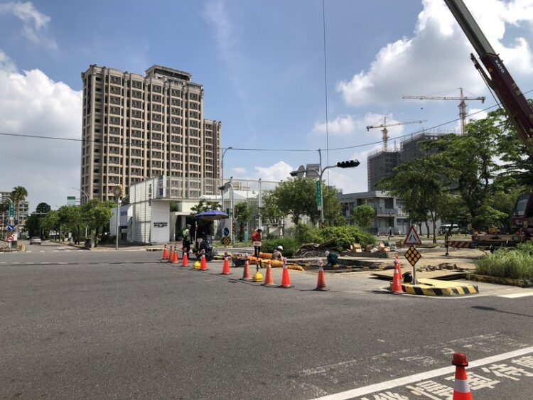 新市區西拉雅大道部分道路封閉 辦理箱涵緊急搶險作業