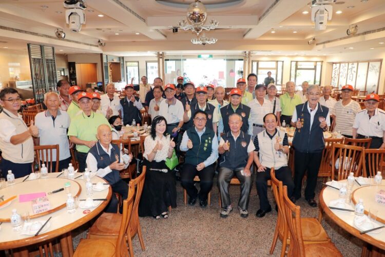 出席南瀛八二三戰役戰友協會聯誼大會 黃偉哲向國家英雄致敬 出席南瀛八二三戰役戰友協會聯誼大會 黃偉哲向國家英雄致敬