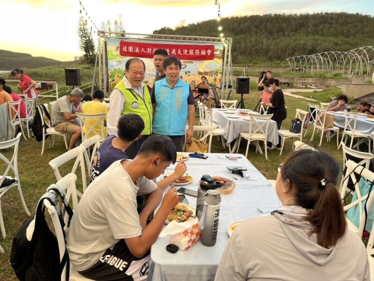 陳光復關懷不停歇 與慢飛天使共餐、慰問新住民朋友、出席夏夜樂響壓軸演出